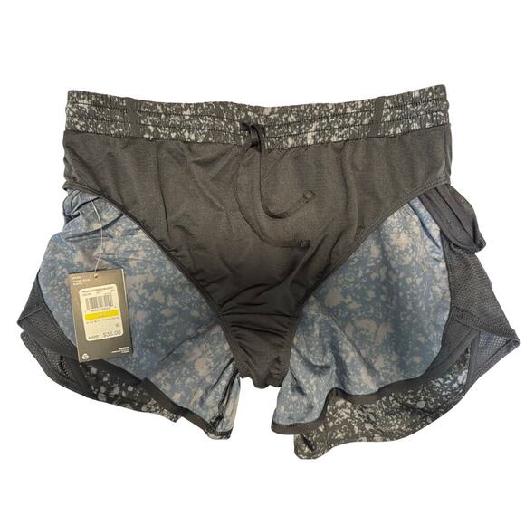 NWT Under Armor M Women’s “Fly-By” printed fitness shorts attached undergarment - Picture 9 of 13